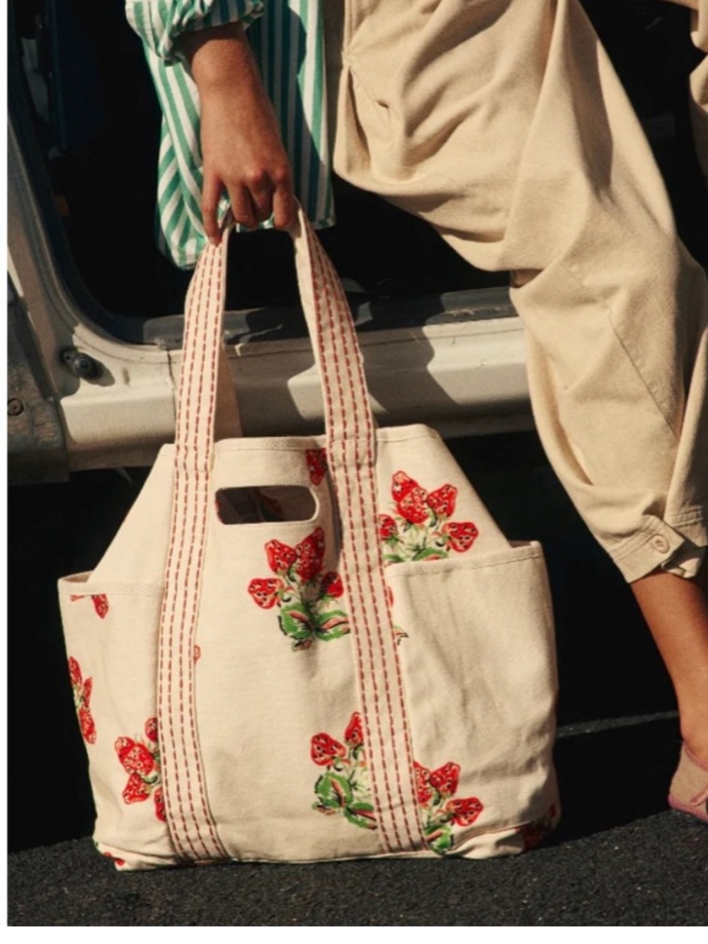 Free People Caravan Tote Strawberry - Picture 1 of 7